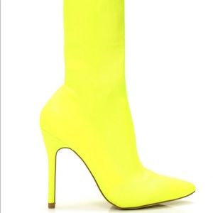 Brand new Fashion Nova yellow boots 6.5